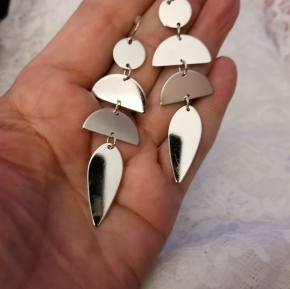 "SOLD" Geometric Silver Tone Dangle Earrings - Picture 1 of 3